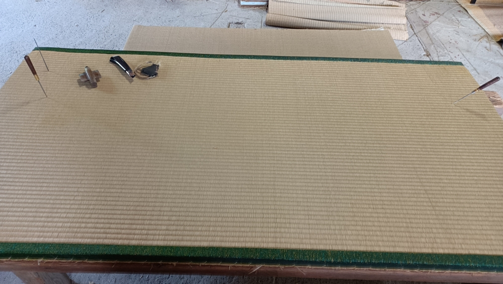 手縫いによる表替え